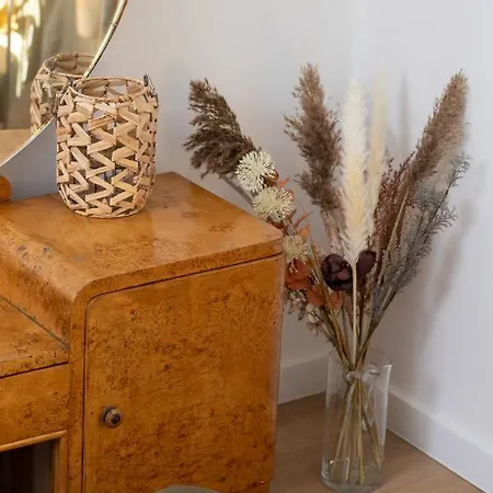 Podwale Staromiejskie With Balcony By Renters Apartman *