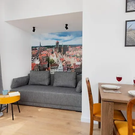 Apartment Podwale Staromiejskie With Balcony By Renters Gdansk