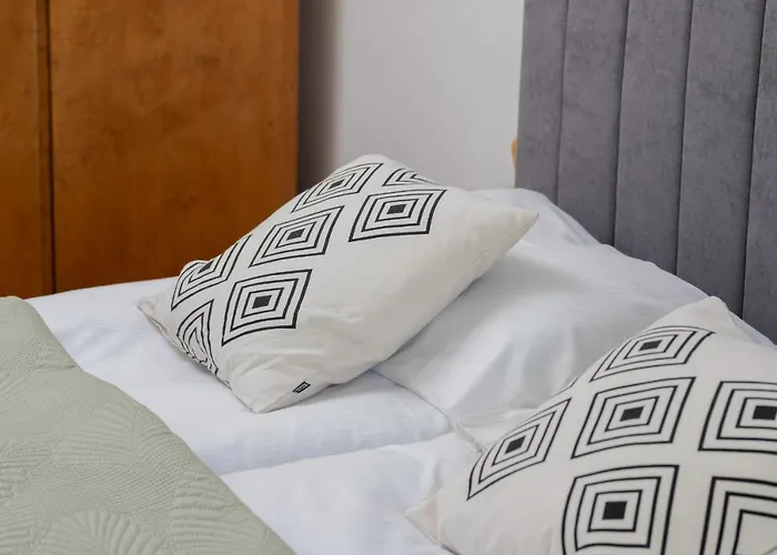 公寓 Podwale Staromiejskie With Balcony By Renters