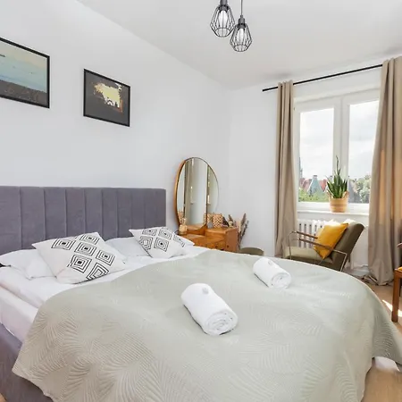 شقة Podwale Staromiejskie With Balcony By Renters *