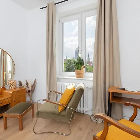 شقة Podwale Staromiejskie With Balcony By Renters