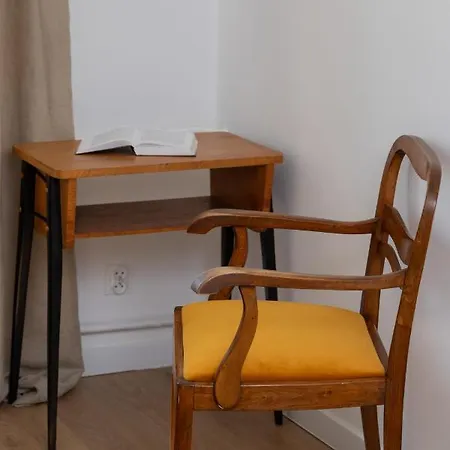 شقة Podwale Staromiejskie With Balcony By Renters