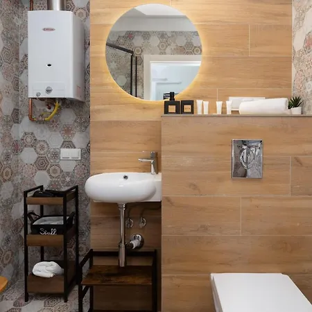 Podwale Staromiejskie With Balcony By Renters * غدانسك