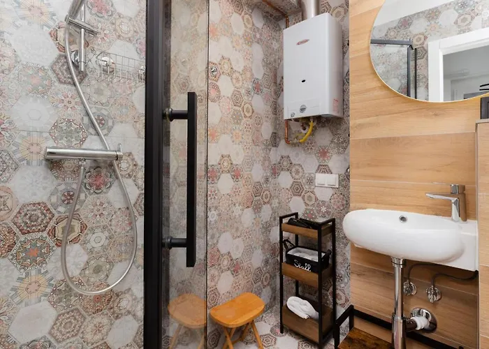 Podwale Staromiejskie With Balcony By Renters Apartamento *