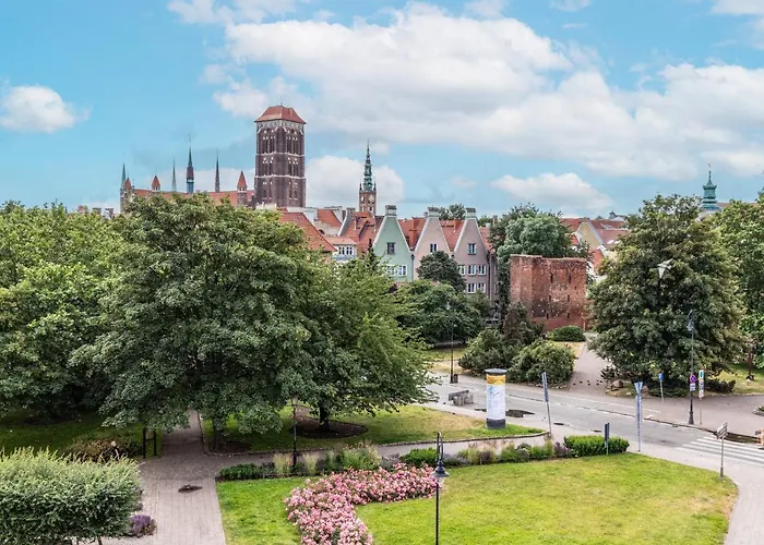 Podwale Staromiejskie With Balcony By Renters * Gdansk