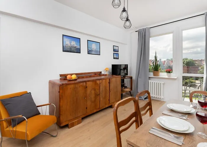 Podwale Staromiejskie With Balcony By Renters