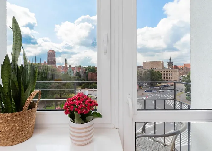 Podwale Staromiejskie With Balcony By Renters * Gdansk